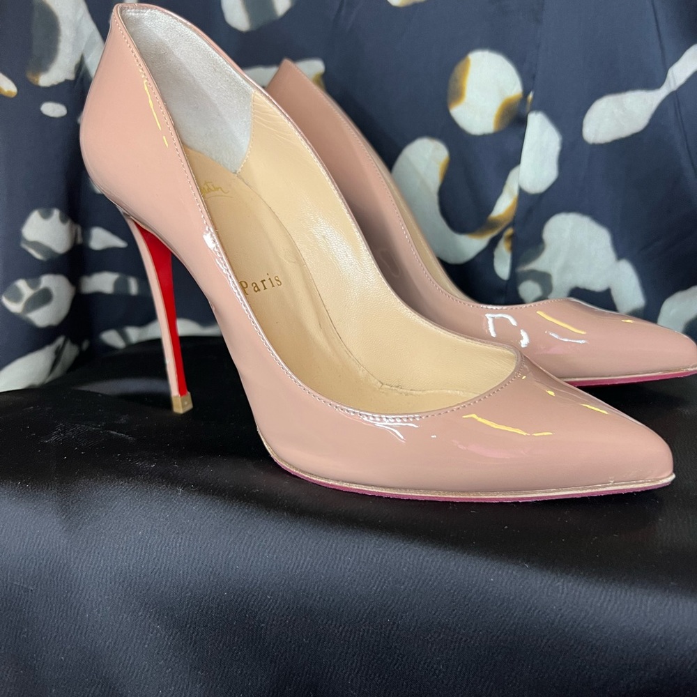 Christian Louboutin So Kate Nude Pump